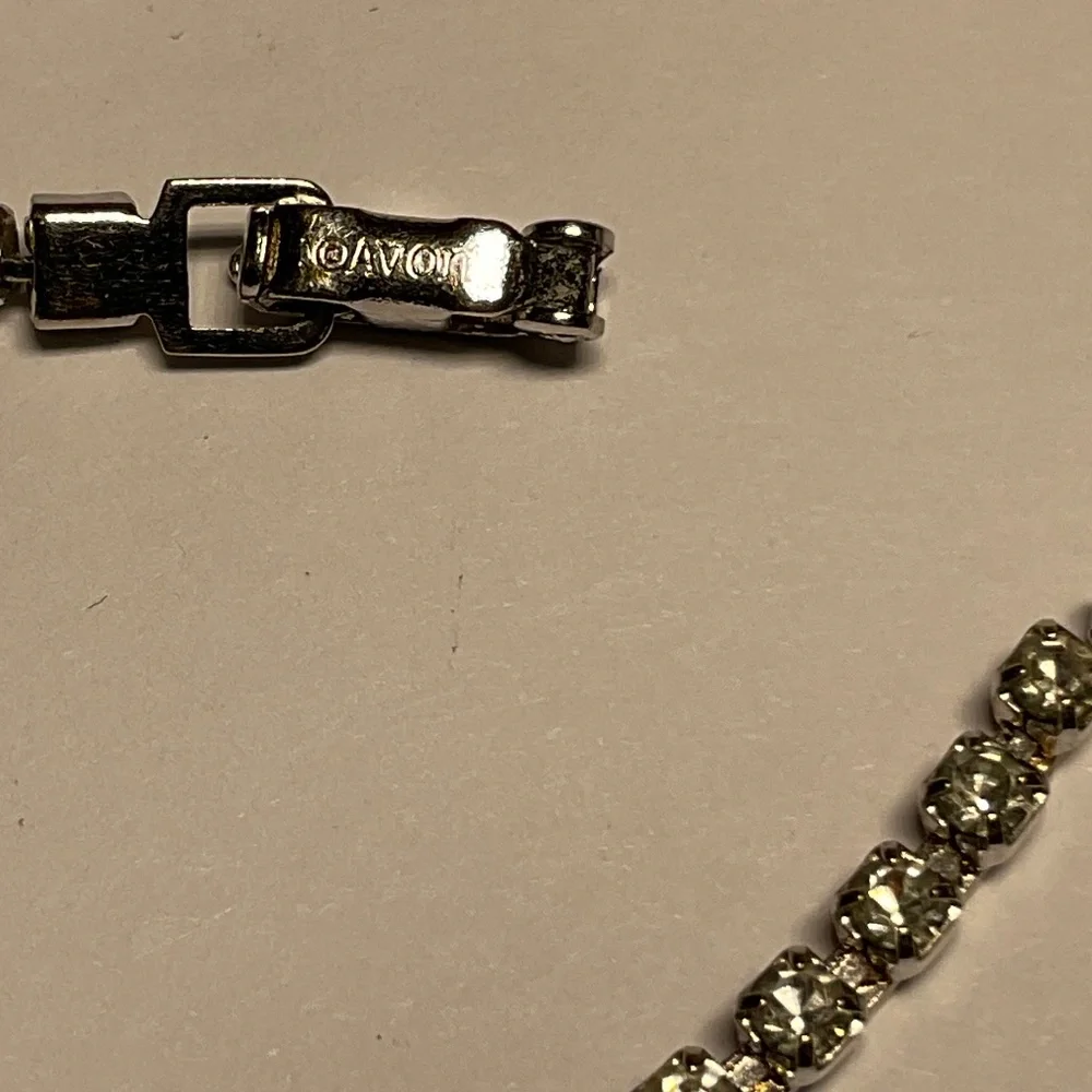 Avon Silver Necklace with Clear Stones Price Firm - Picture 5 of 5